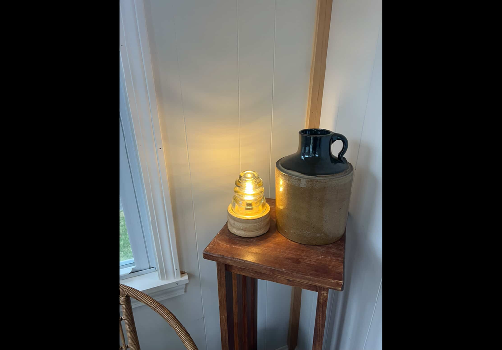 Glass Insulator Lamp Base and Glass Insulator
